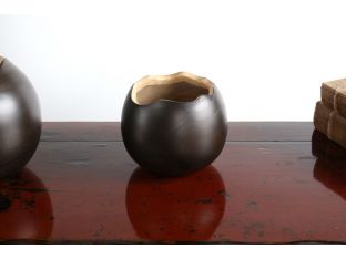 Set of 2 Hatched Vases